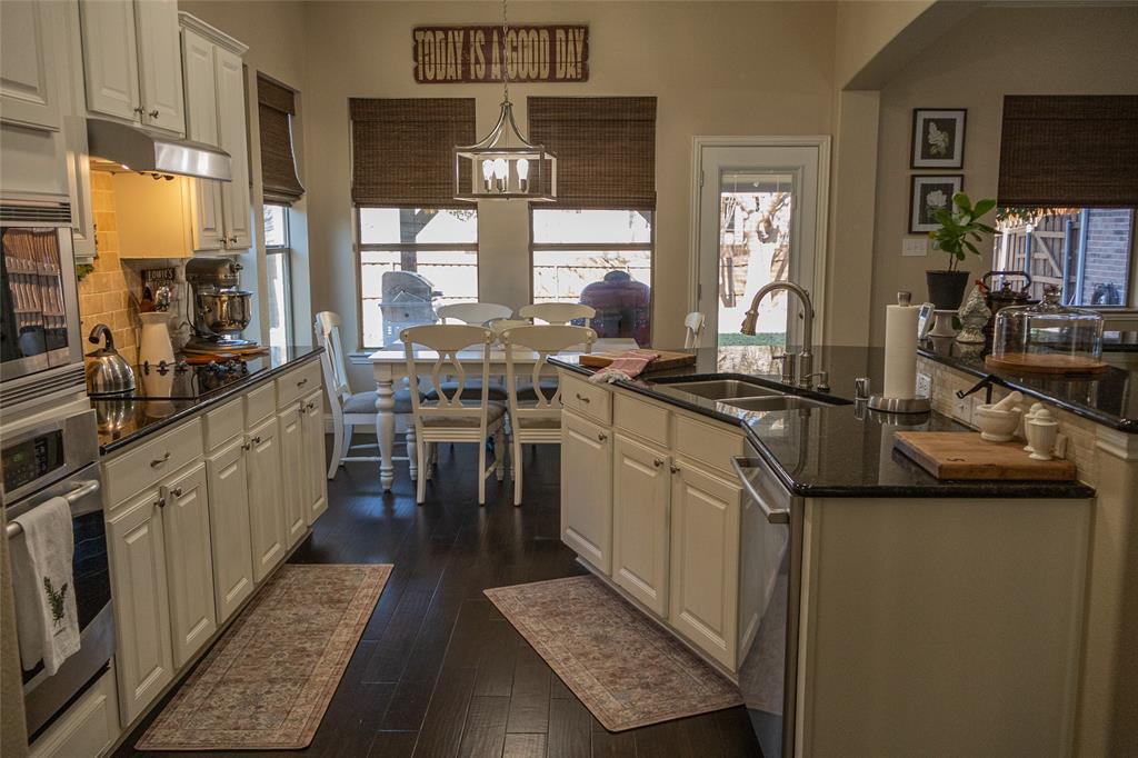 1395 Southern Rockwall, TX 75087 - Photo 8 of 22 a kitchen with lots of counter top space