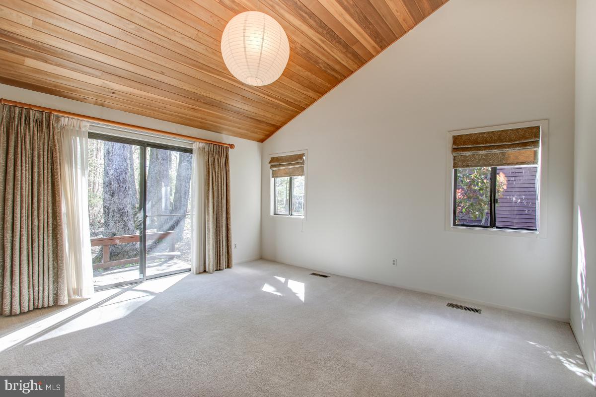 2113 Owls Cove Lane Reston, VA 20191 - Photo 18 of 35