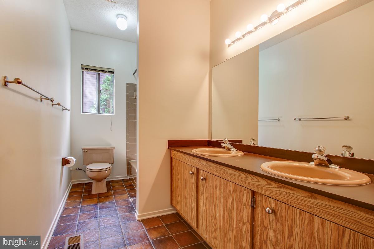 2113 Owls Cove Lane Reston, VA 20191 - Photo 21 of 35