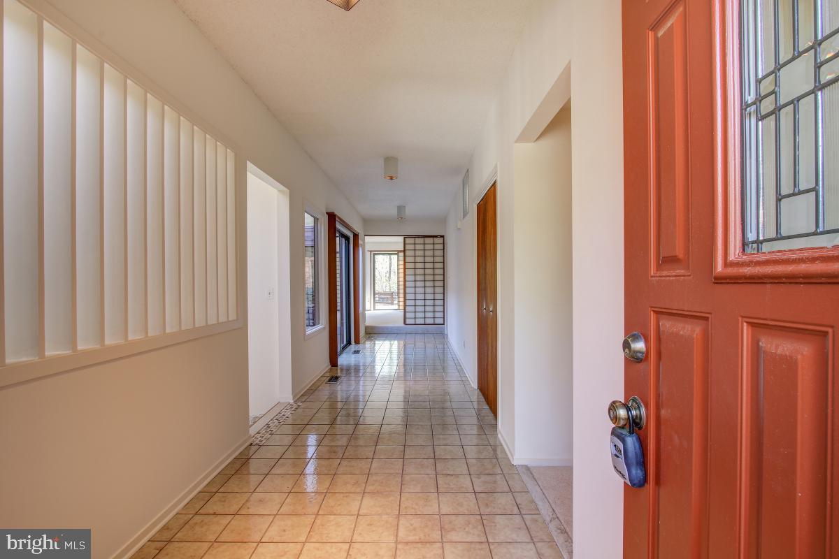 2113 Owls Cove Lane Reston, VA 20191 - Photo 5 of 35