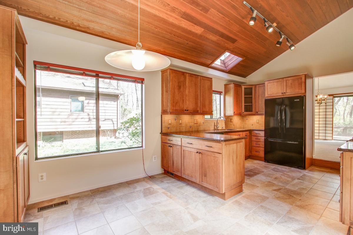 2113 Owls Cove Lane Reston, VA 20191 - Photo 7 of 35
