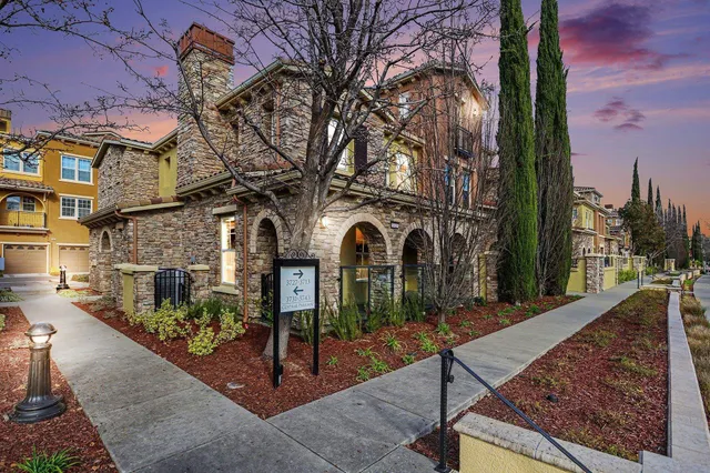$1,025,000 | 3727 Central Parkway, Unit 28, Dublin, CA 94568
