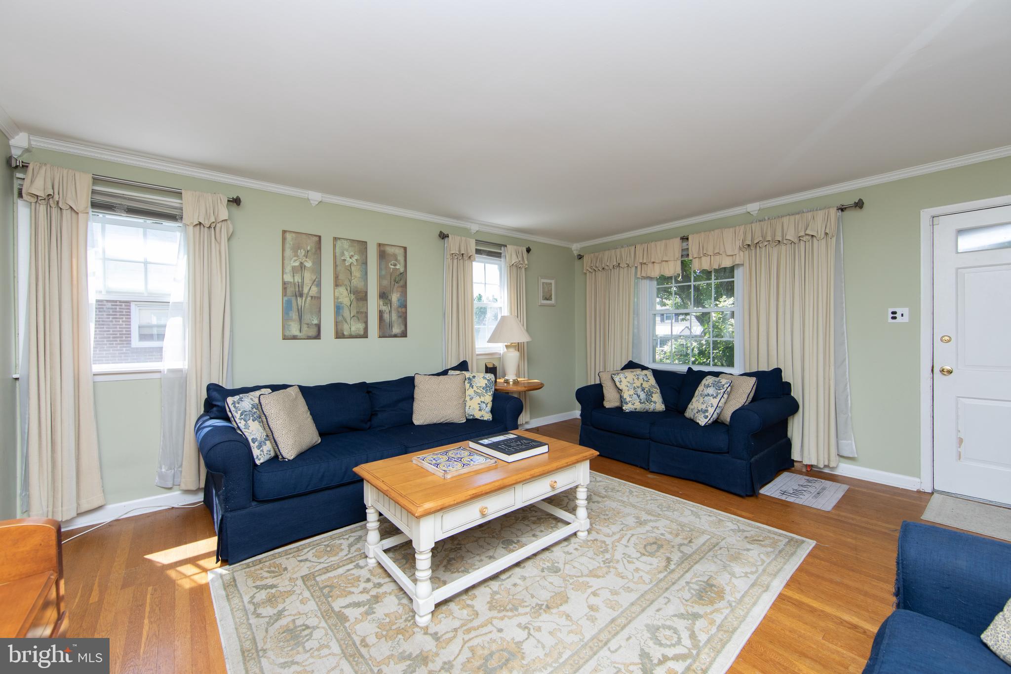 2945 Banner Road Willow Grove, PA 19090 - Photo 3 of 44 Living room