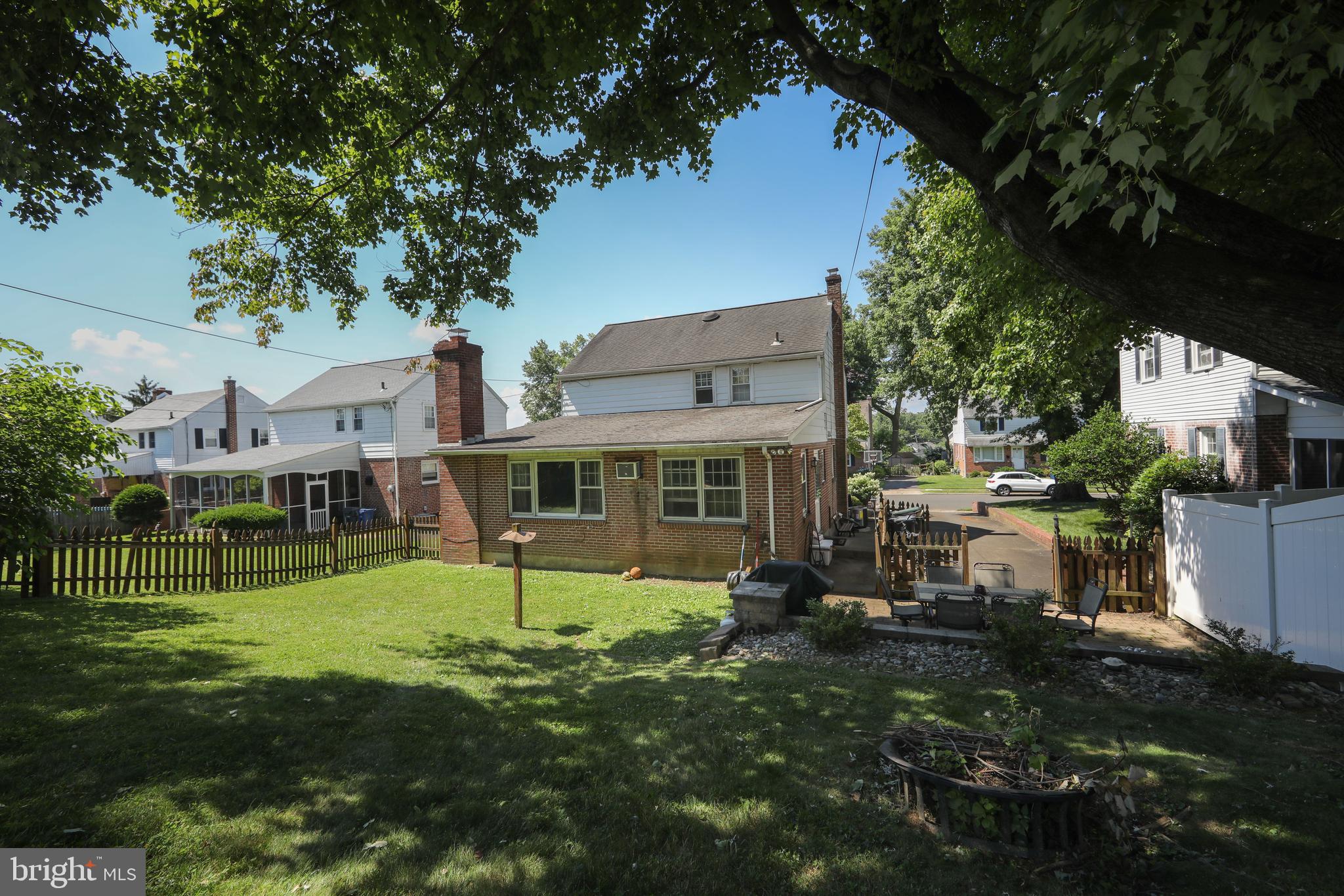2945 Banner Road Willow Grove, PA 19090 - Photo 39 of 44 Spacious yard