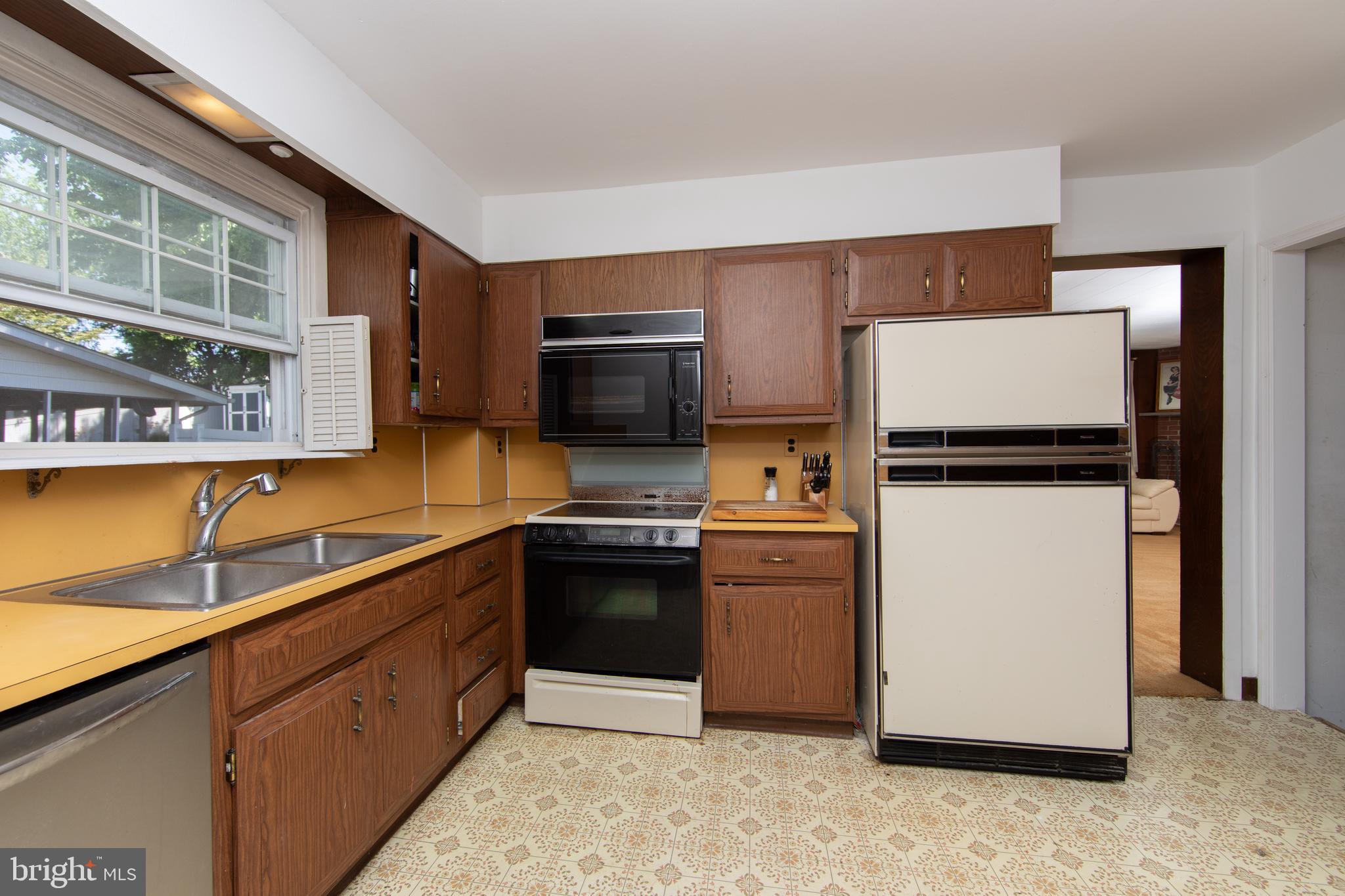 2945 Banner Road Willow Grove, PA 19090 - Photo 9 of 44 Kitchen
