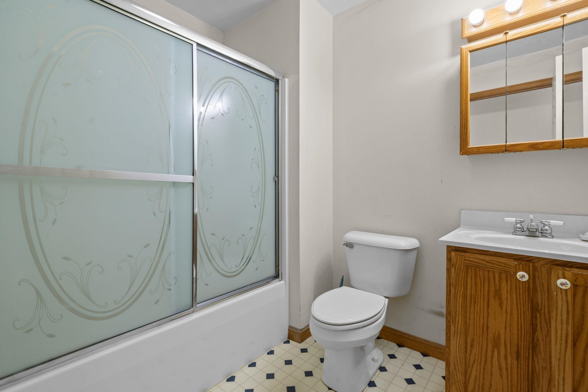 163 Warren Street Laconia, NH 03246 - Photo 16 of 40