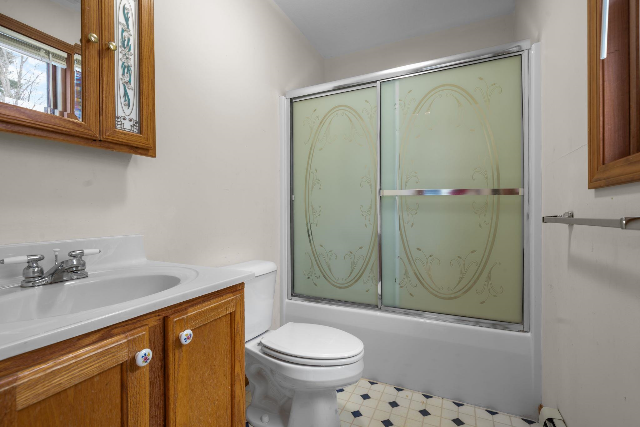 163 Warren Street Laconia, NH 03246 - Photo 23 of 40