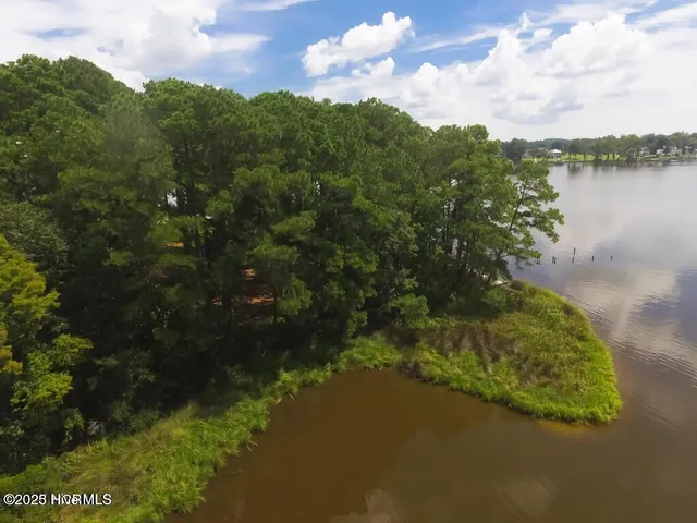 $700,000 | 362 Moore Lane, Bath, NC 27808