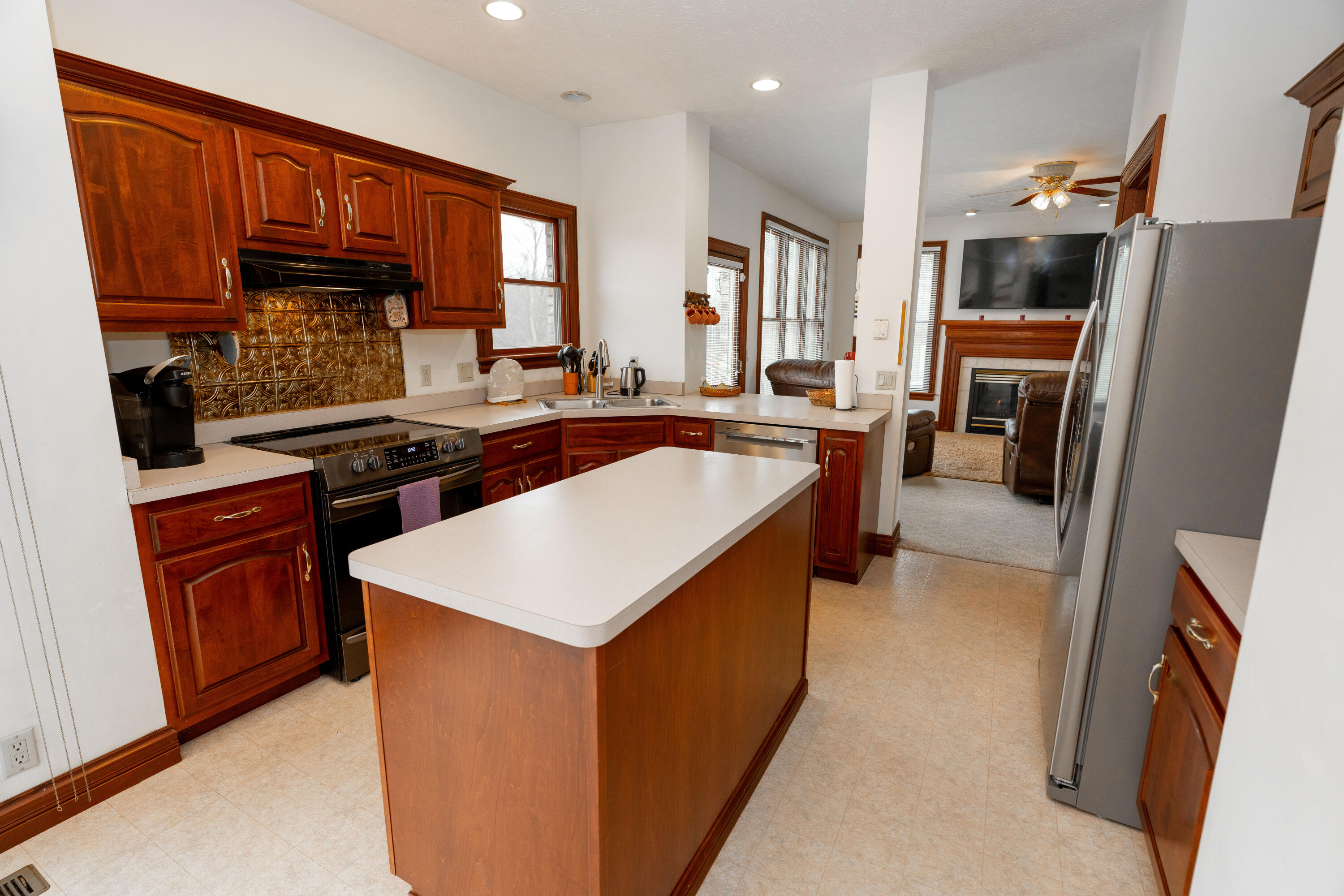 2442 Greystone Lane Springfield, OH 45503 - Photo 13 of 62