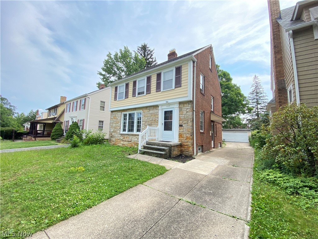 1055 Oxford Road Cleveland, OH 44121 - Photo 3 of 26 Gallery Image 3