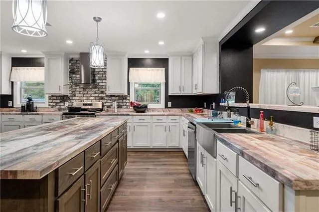 $224,900 | 152 A East Oneal Road, Deville, LA 71328