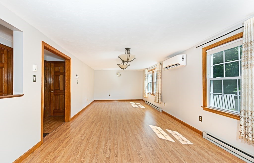 75 Wedgewood Road Worcester, MA 01602 - Photo 11 of 34 Gallery Image 11
