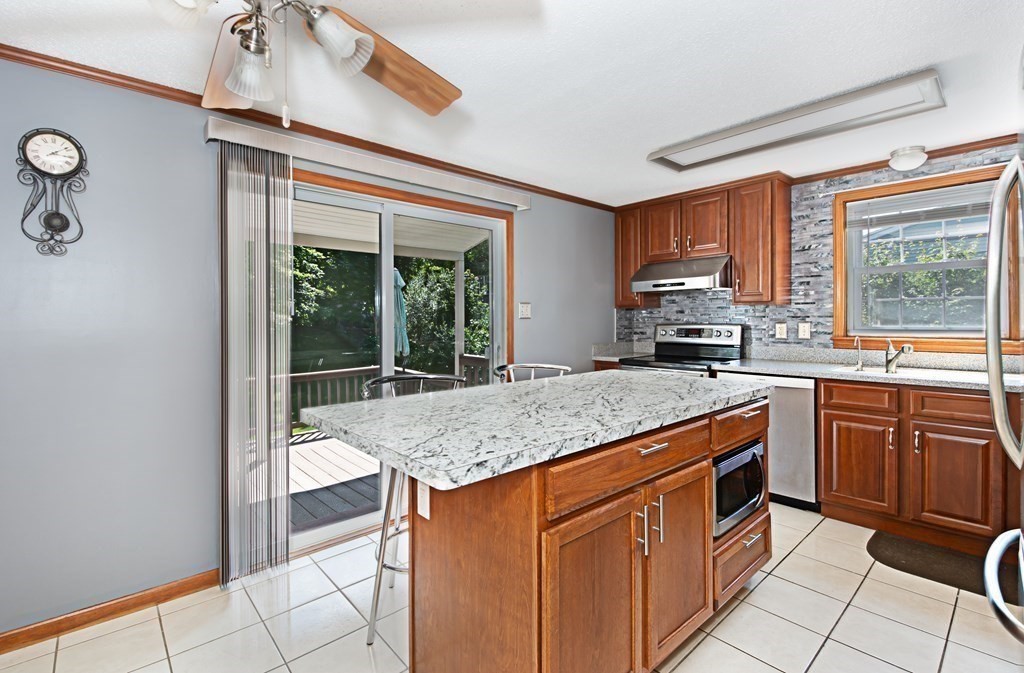 75 Wedgewood Road Worcester, MA 01602 - Photo 7 of 34 Gallery Image 7