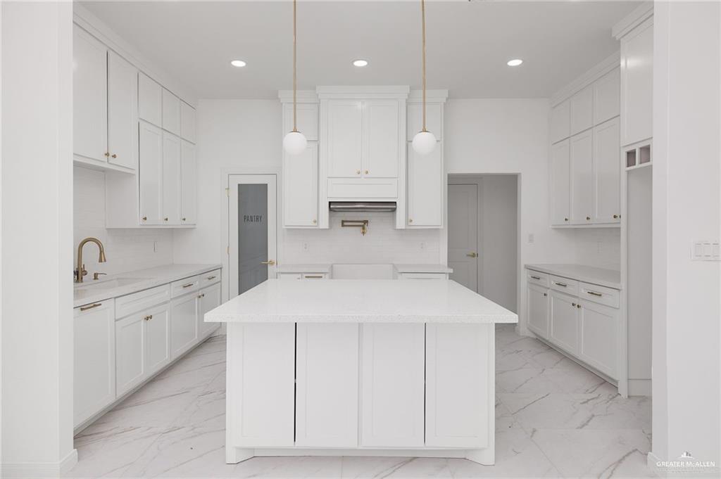 954 South Milanos Road Weslaco, TX 78596 - Photo 5 of 19