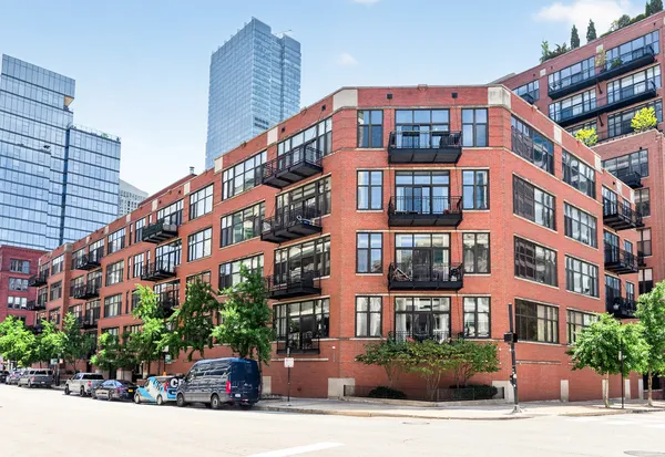 $599,900 | 333 West Hubbard Street, Unit 1005, Chicago, IL 60654