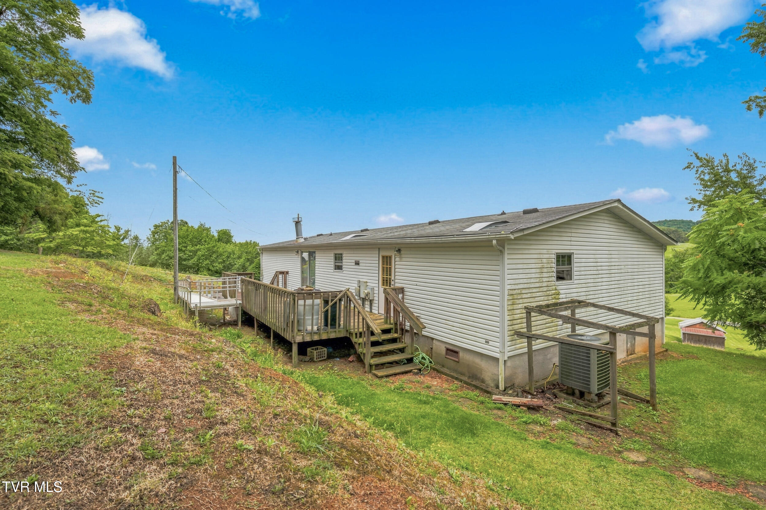 12018 Dettor Road Bristol, VA 24202 - Photo 9 of 26 dsc_0955 copy