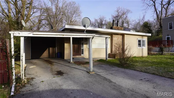 $55,900 | 9922 Lilac Drive, Riverview, MO 63137