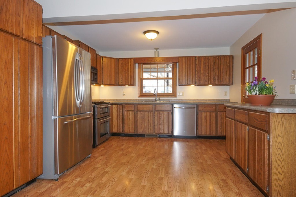 25 Ponakin Road Lancaster, MA 01523 - Photo 3 of 18