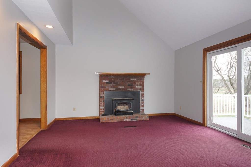25 Ponakin Road Lancaster, MA 01523 - Photo 4 of 18