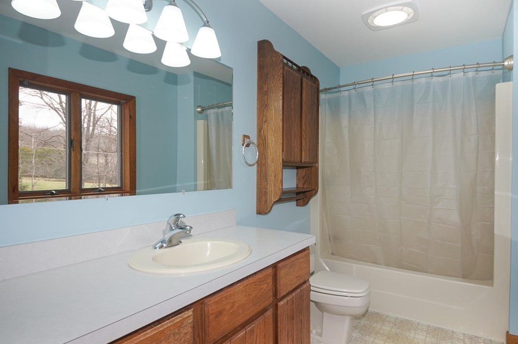 25 Ponakin Road Lancaster, MA 01523 - Photo 9 of 18