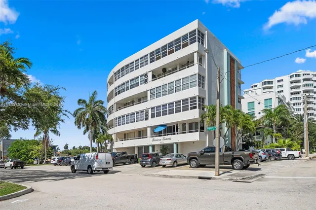 $395,000 | 401 Southeast 25th Avenue, Unit 605, Fort Lauderdale, FL 33301