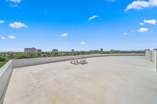 $395,000 | 401 Southeast 25th Avenue, Unit 605, Fort Lauderdale, FL 33301