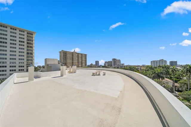 $395,000 | 401 Southeast 25th Avenue, Unit 605, Fort Lauderdale, FL 33301