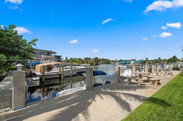 $395,000 | 401 Southeast 25th Avenue, Unit 605, Fort Lauderdale, FL 33301