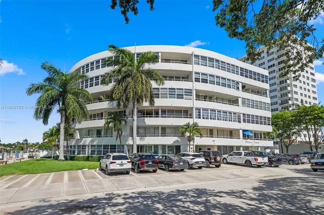 $395,000 | 401 Southeast 25th Avenue, Unit 605, Fort Lauderdale, FL 33301
