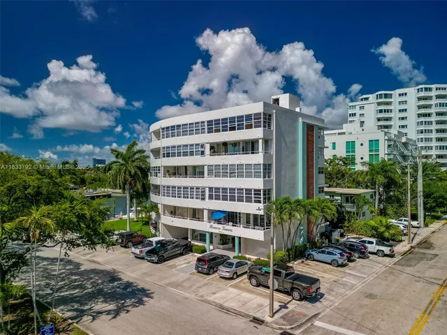 $395,000 | 401 Southeast 25th Avenue, Unit 605, Fort Lauderdale, FL 33301