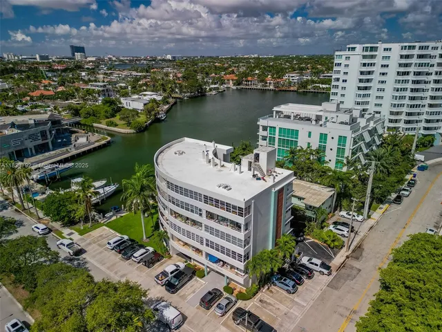 $395,000 | 401 Southeast 25th Avenue, Unit 605, Fort Lauderdale, FL 33301