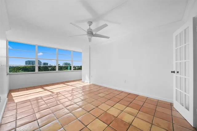 $395,000 | 401 Southeast 25th Avenue, Unit 605, Fort Lauderdale, FL 33301