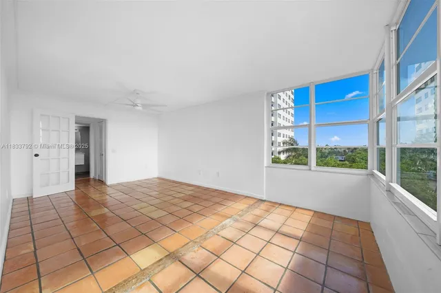 $395,000 | 401 Southeast 25th Avenue, Unit 605, Fort Lauderdale, FL 33301