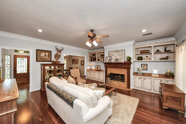 $1,200,000 | 10435 Crestwater Circle, Magnolia, TX 77354