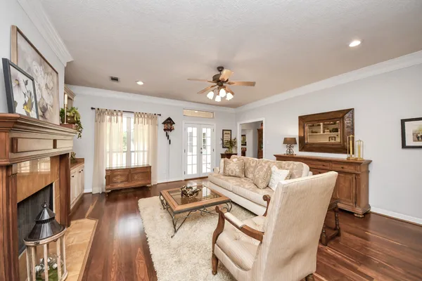 $1,200,000 | 10435 Crestwater Circle, Magnolia, TX 77354