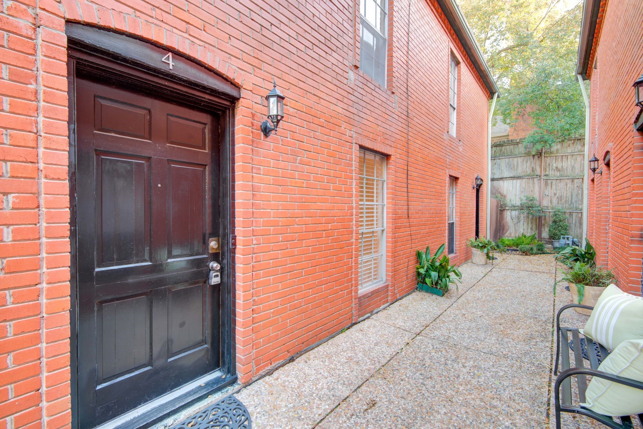 2225 Mimosa Drive, Unit 4 Houston, TX 77019 - Photo 2 of 14