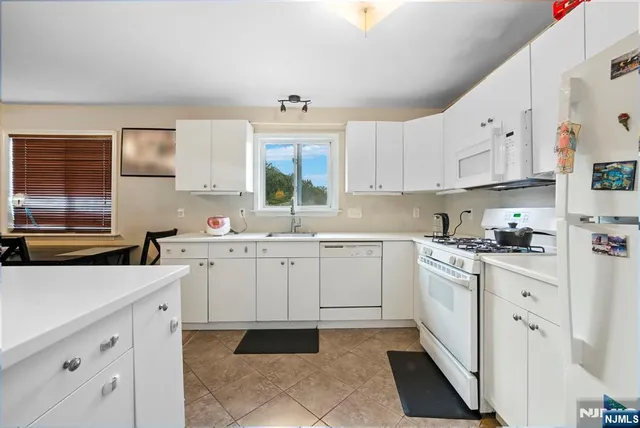 $860,000 | 320-322 Dixon Avenue, Paterson, NJ 07501