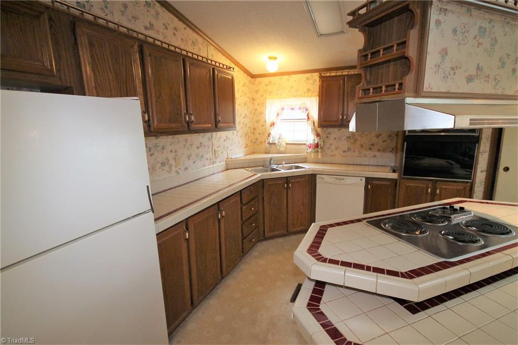328 Strawberry Road Reidsville, NC 27320 - Photo 13 of 23 Gallery Image 13