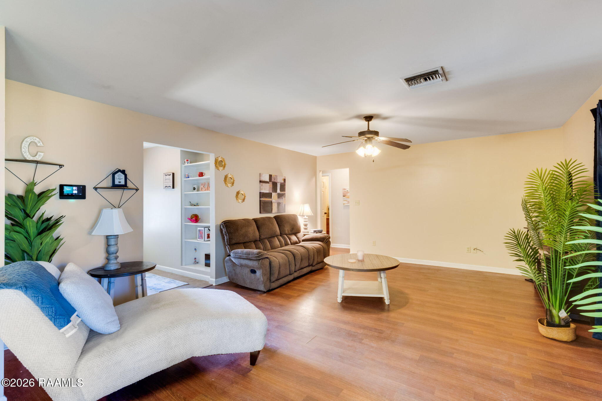 706 Breaux Road Lafayette, LA 70507 - Photo 5 of 17 large living room