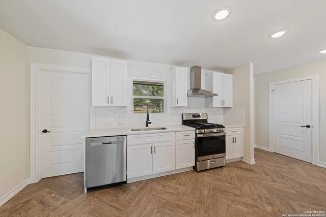 $470,000 | 246 Sprucewood Lane, San Antonio, TX 78216