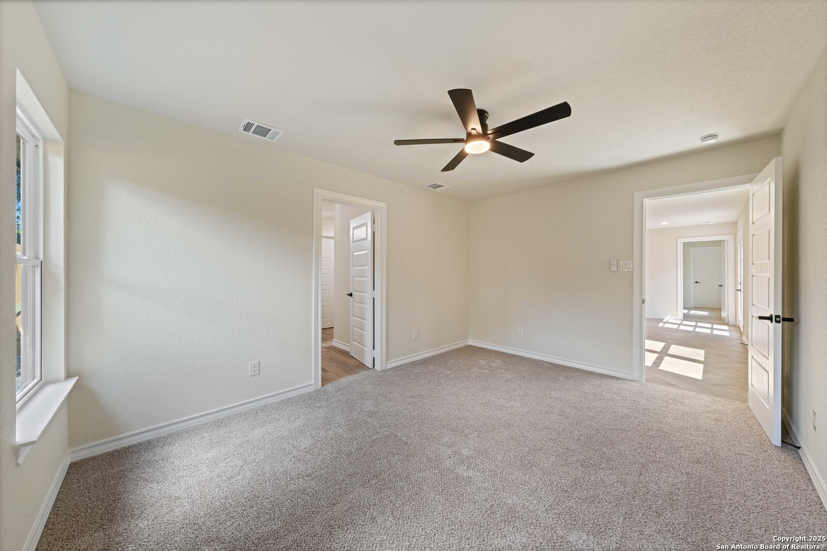 246 Sprucewood Lane San Antonio, TX 78216 - Photo 20 of 42 a view of empty room with ceiling fan