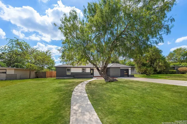 $470,000 | 246 Sprucewood Lane, San Antonio, TX 78216