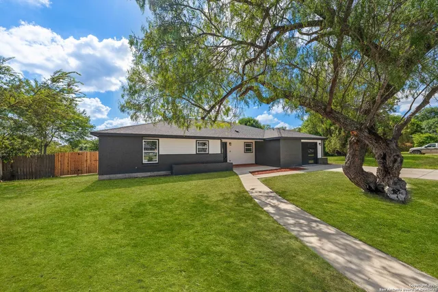 $470,000 | 246 Sprucewood Lane, San Antonio, TX 78216