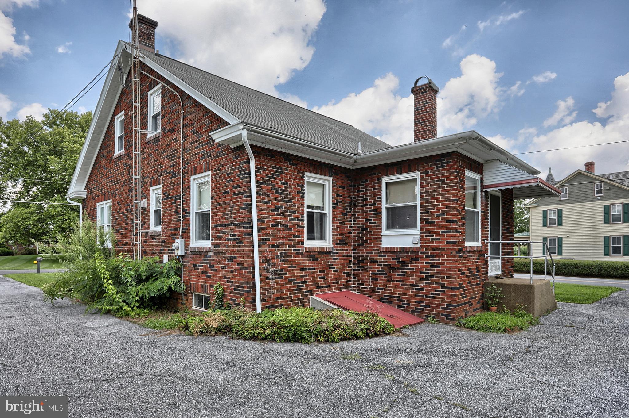 1321 Birch Road Lebanon, PA 17042 - Photo 2 of 31 Adorable brick cape cod in S Lebanon