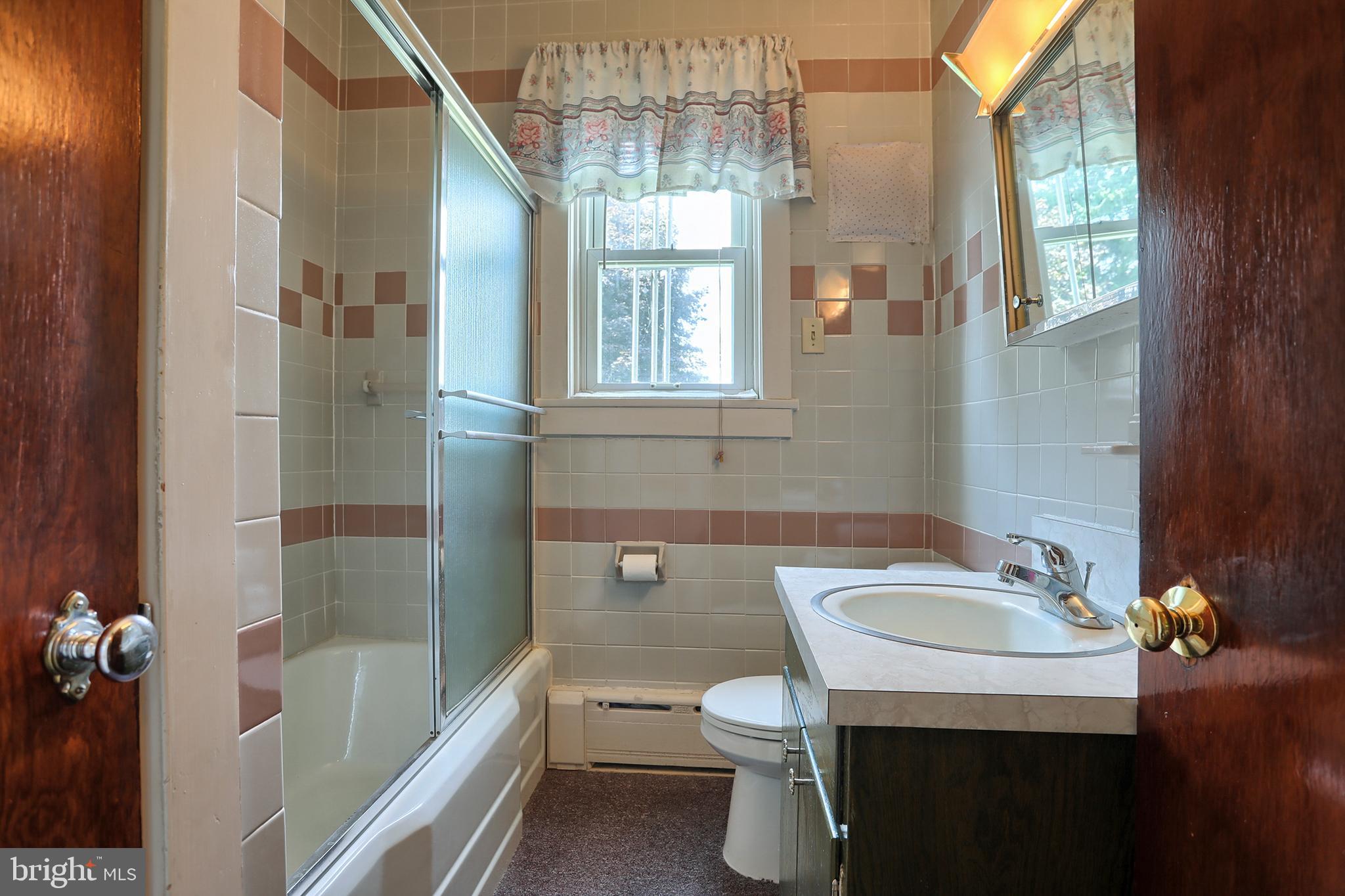 1321 Birch Road Lebanon, PA 17042 - Photo 16 of 31 First floor full bathroom
