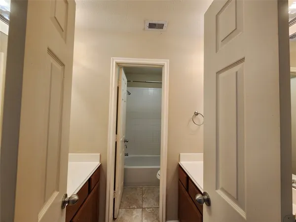 $1,895 | 11111 Valley Kings Drive, Houston, TX 77089