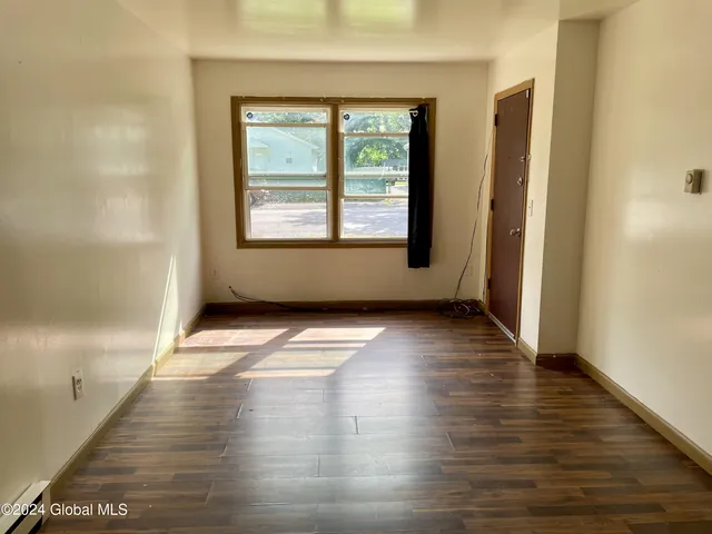 $1,100 | 24 Rawson Street, Unit 1, Albany, NY 12206