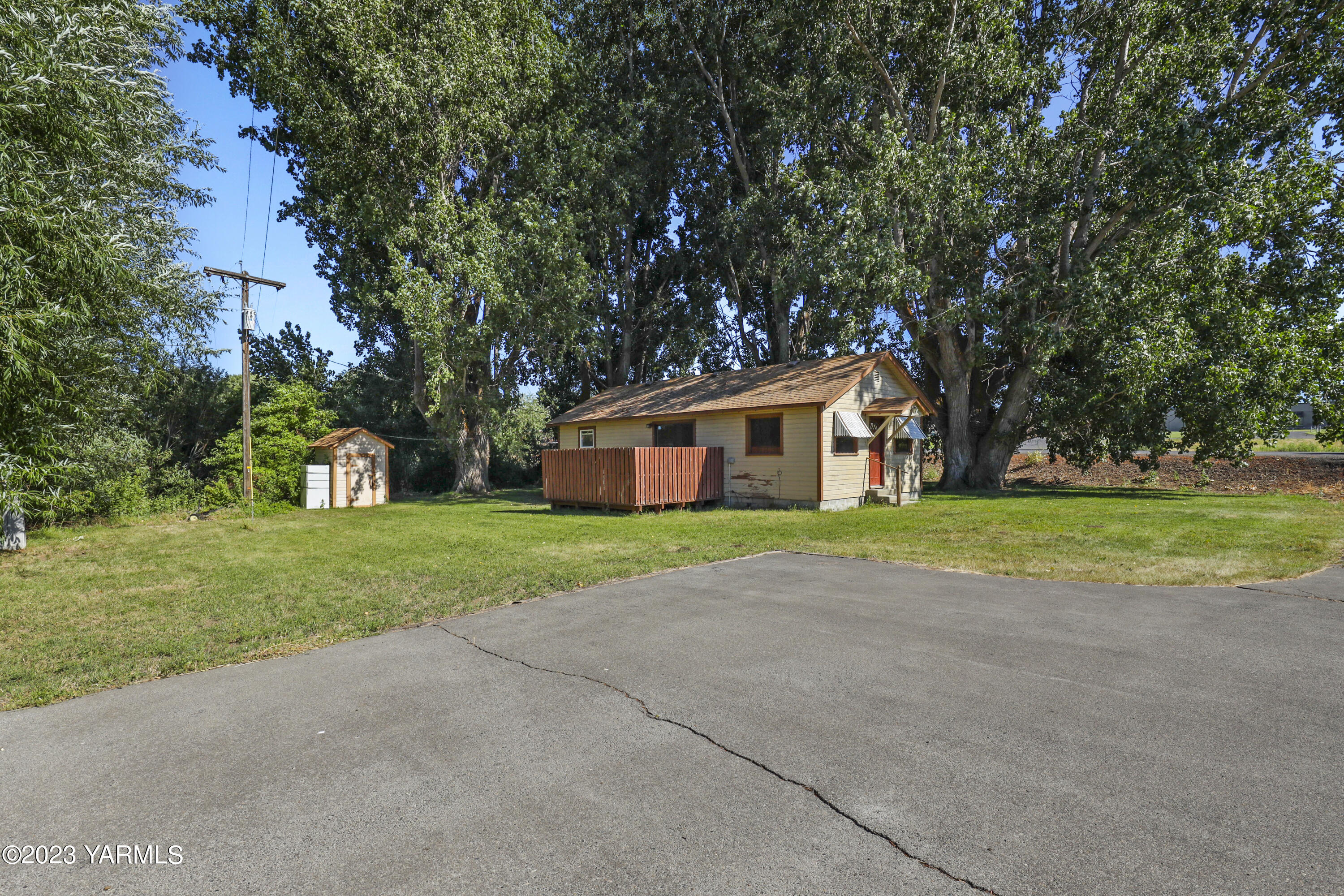 17271 Summitview Road Cowiche, WA 98923 - Photo 4 of 20 a front view of house with yard and green space