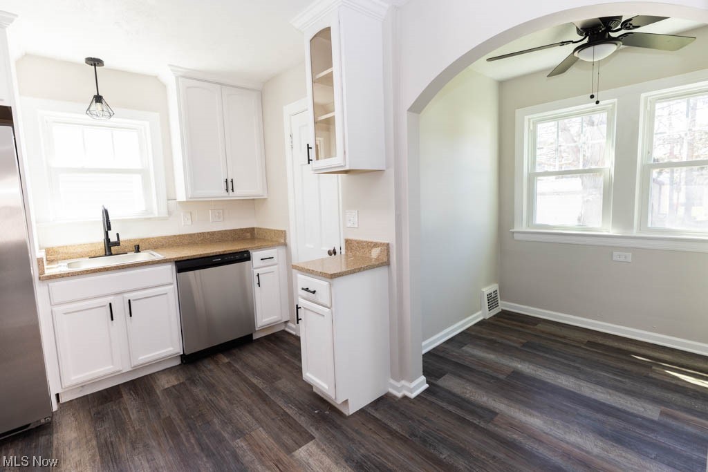 864 Beverly Road Cleveland Heights, OH 44121 - Photo 11 of 27