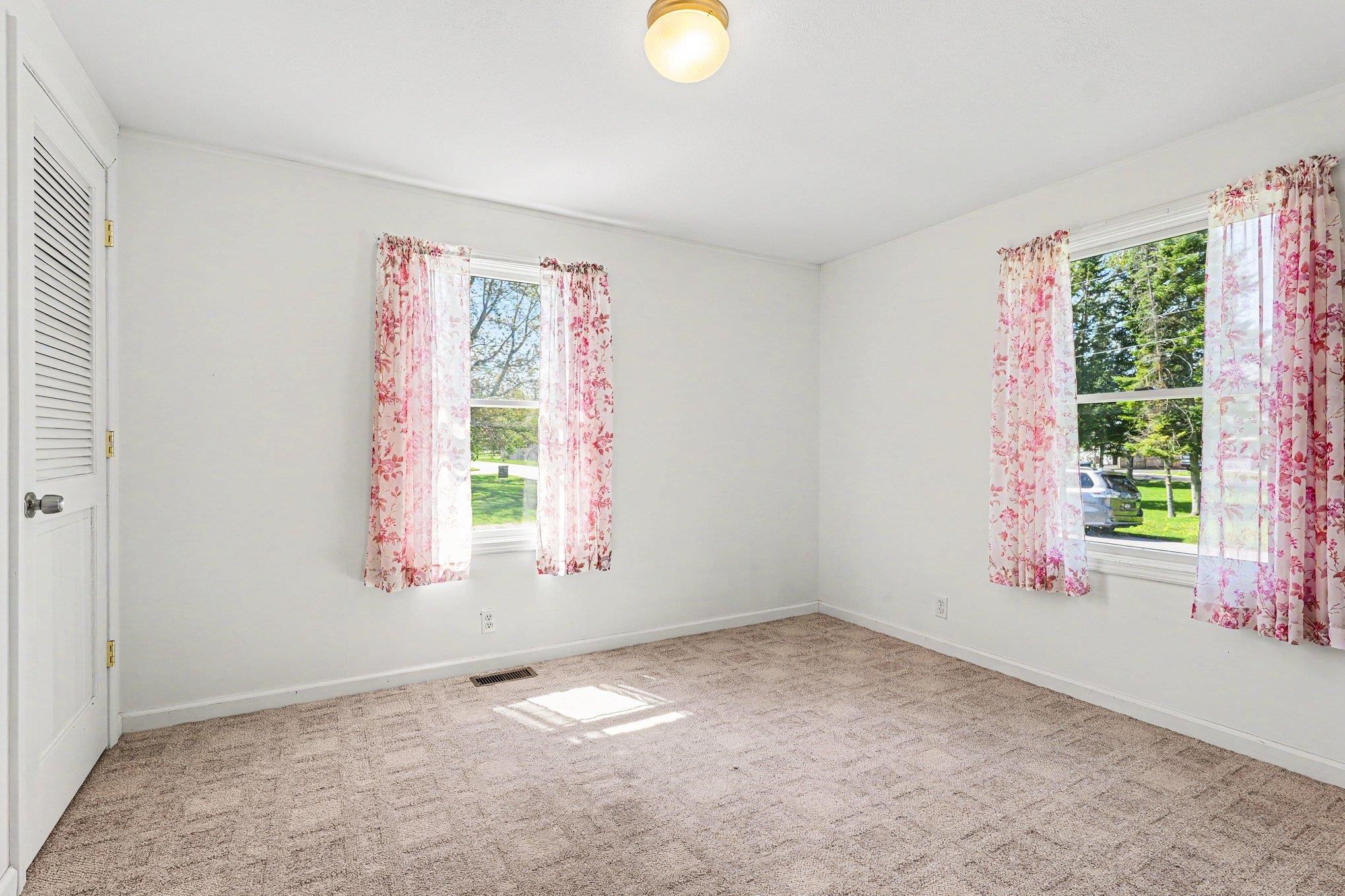 418 Cambridge Street Bay City, MI 48708 - Photo 12 of 26